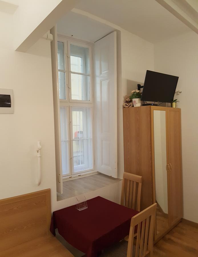 Authentic Akacfa Apartment Budapest Exterior foto