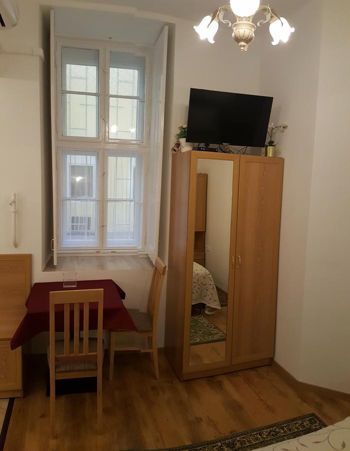 Authentic Akacfa Apartment Budapest Exterior foto