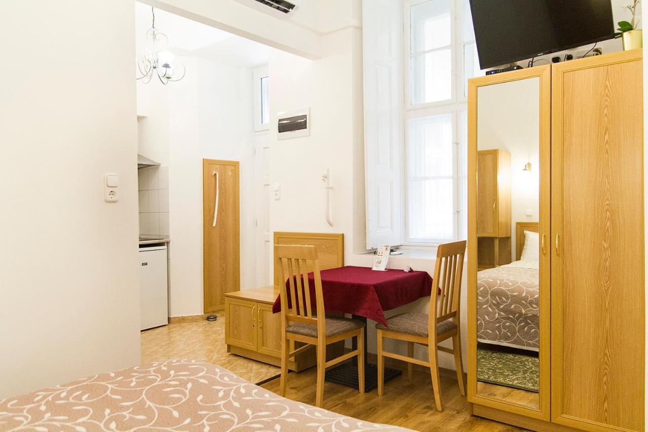 Authentic Akacfa Apartment Budapest Exterior foto