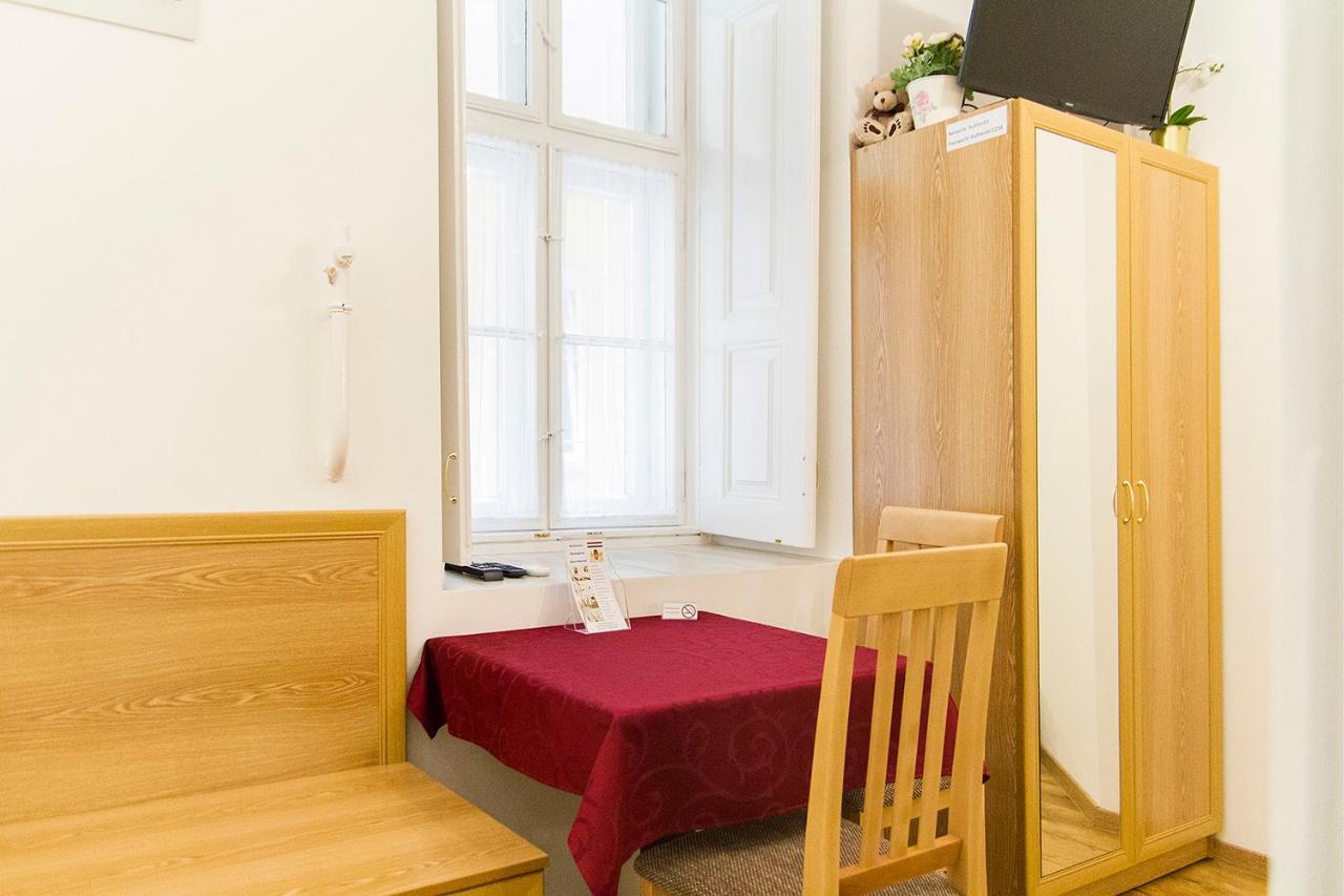 Authentic Akacfa Apartment Budapest Exterior foto