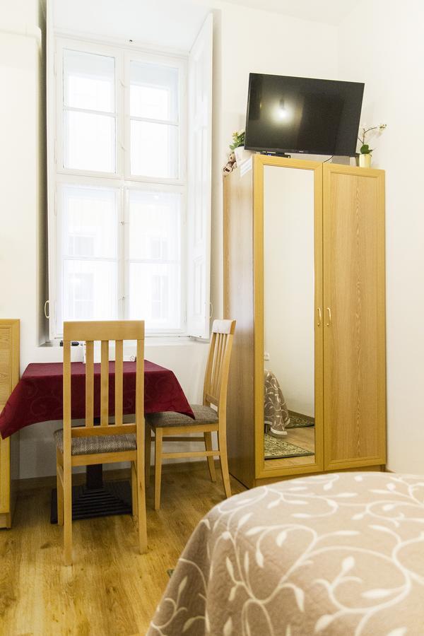 Authentic Akacfa Apartment Budapest Exterior foto