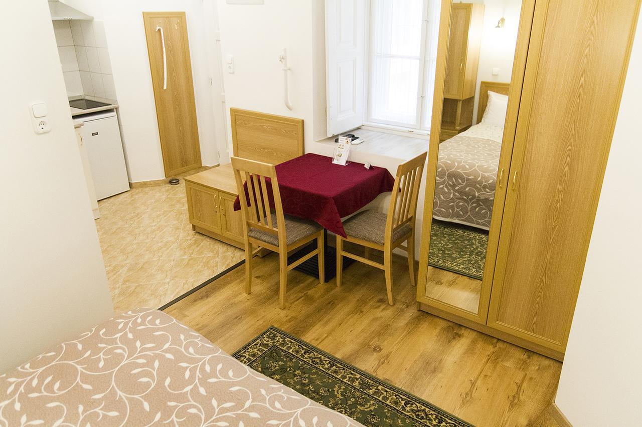 Authentic Akacfa Apartment Budapest Exterior foto
