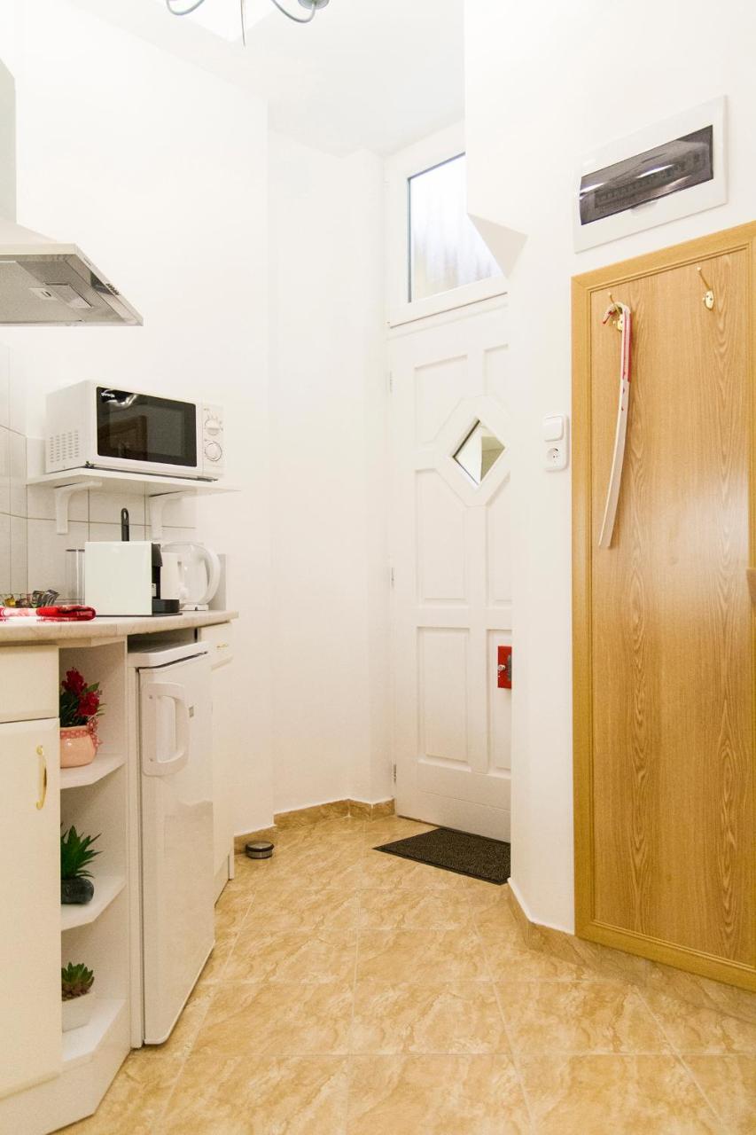 Authentic Akacfa Apartment Budapest Exterior foto